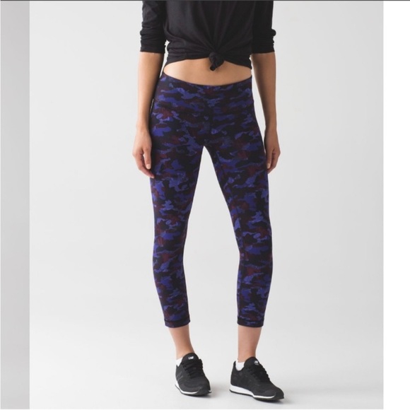 Lululemon Wunder Under Crop III 25” Hounds Camo Emperor Blue Black Size 4 - Picture 2 of 8